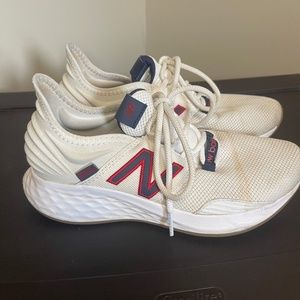 Womens New Balance Roav